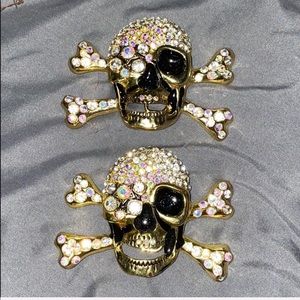 Skull belt buckle silver blue black or gold.